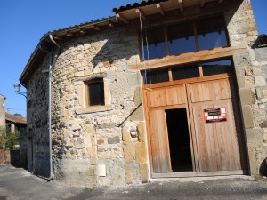 L'atelier de création de mobilier bois A RawMat, 63270 Pardines (Vic le Comte)